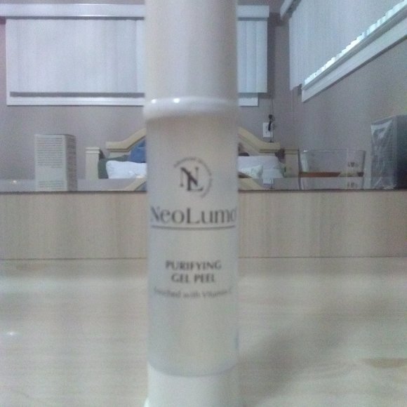 NeoLumo Obey Your Body Radiance-Repair Purifying Peeling Gel- 1.7 oz / 50 ml-NEW - Picture 2 of 3